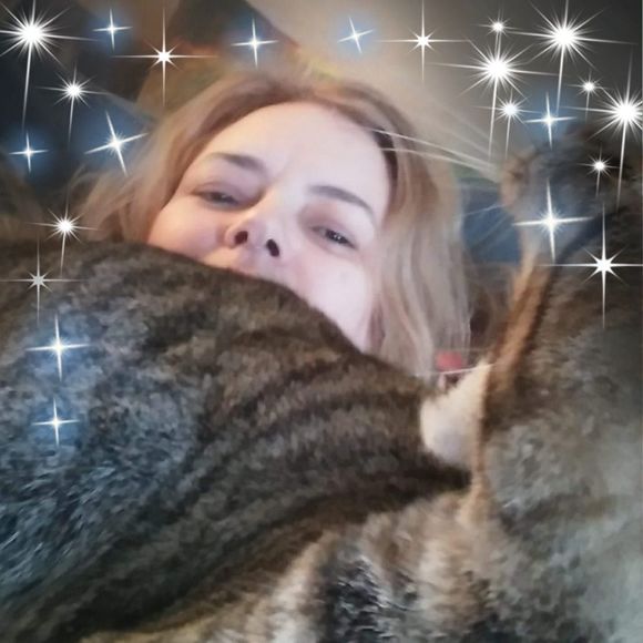 Meet your Posher, Zoë - Picture 1 of 1